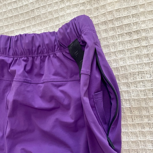 Fabletics shorts XS - Picture 2 of 4
